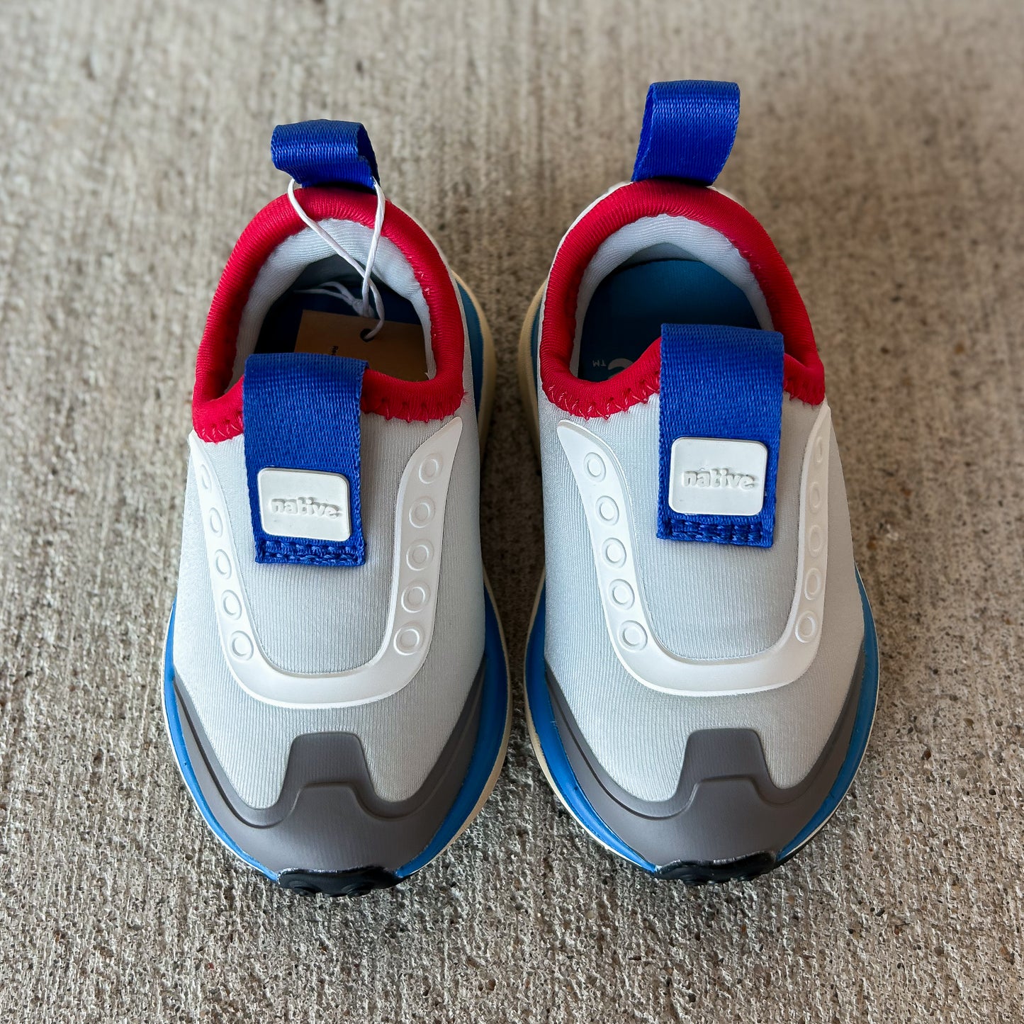 Hyams Grey Robbie Dash Natives