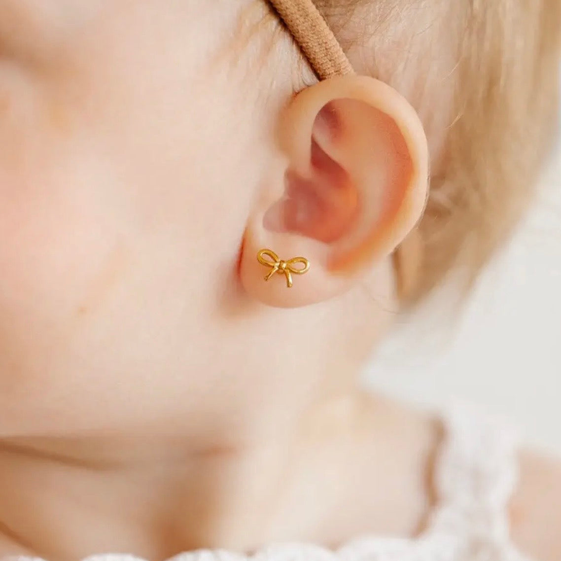 Pip Pop Post Gold Bow Studs