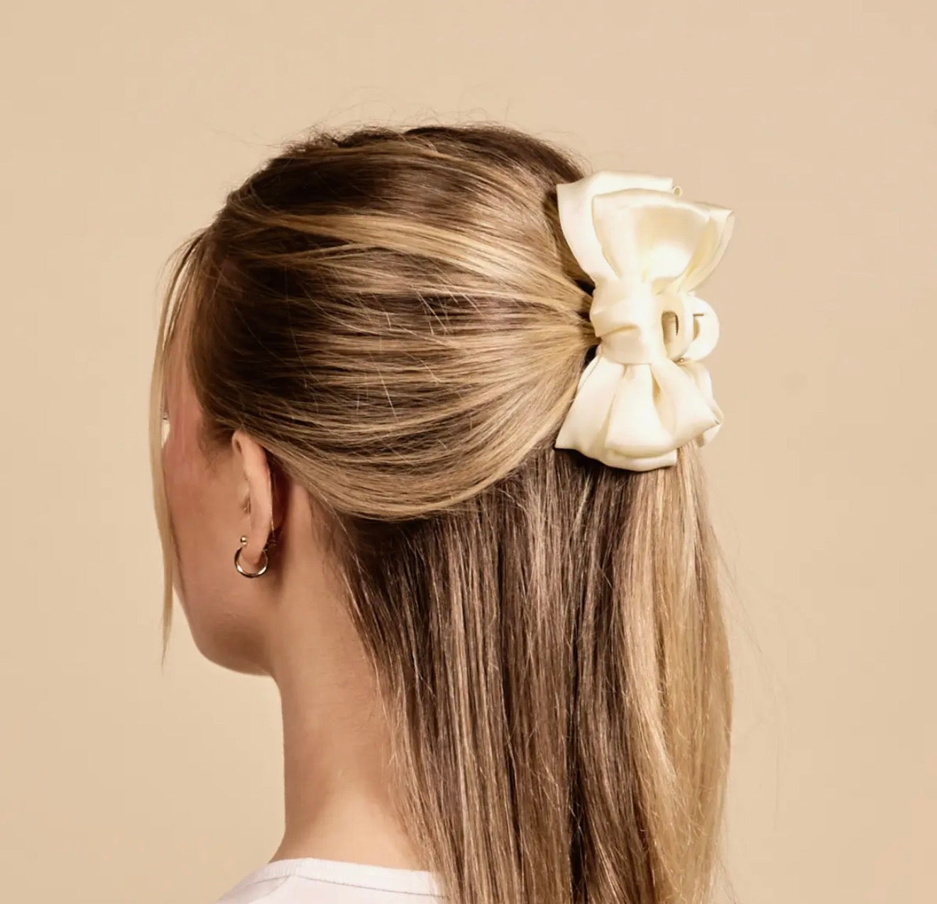 Darling Effect Cream Satin Bow Claw Clip